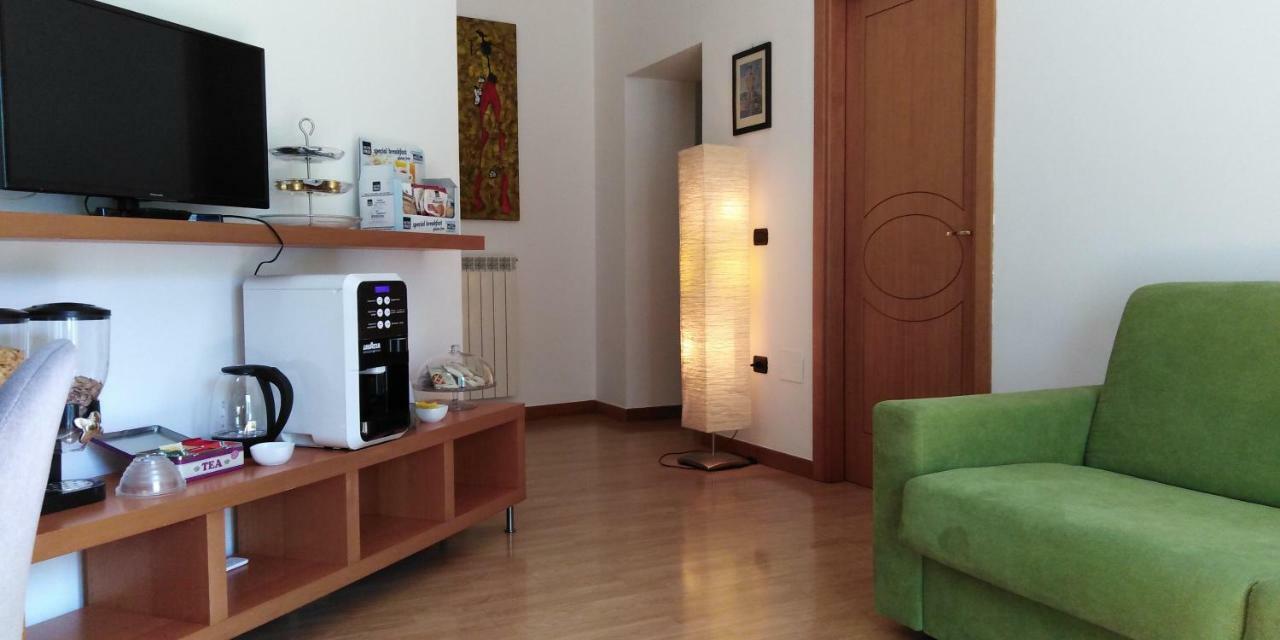 דירות קאסרטה Maria Carolina Casavacanze מראה חיצוני תמונה